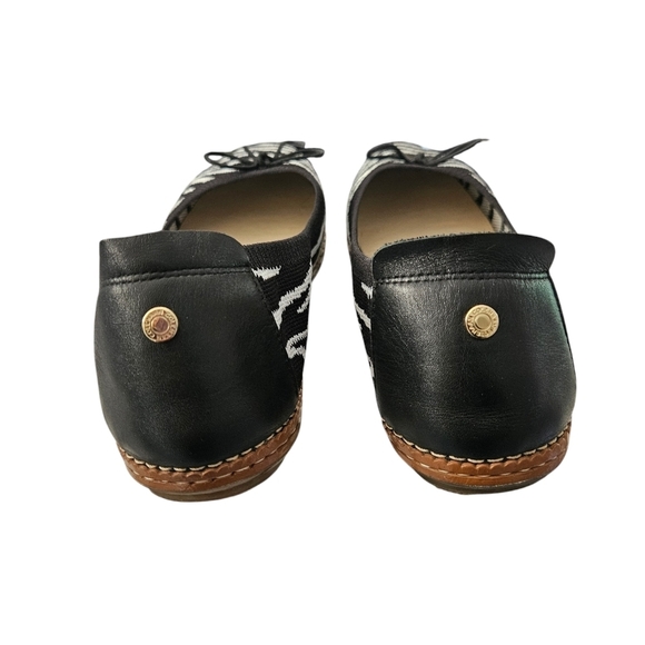 Cole Hahn Zebra Knit Flats, size 10.5 - Picture 6 of 7